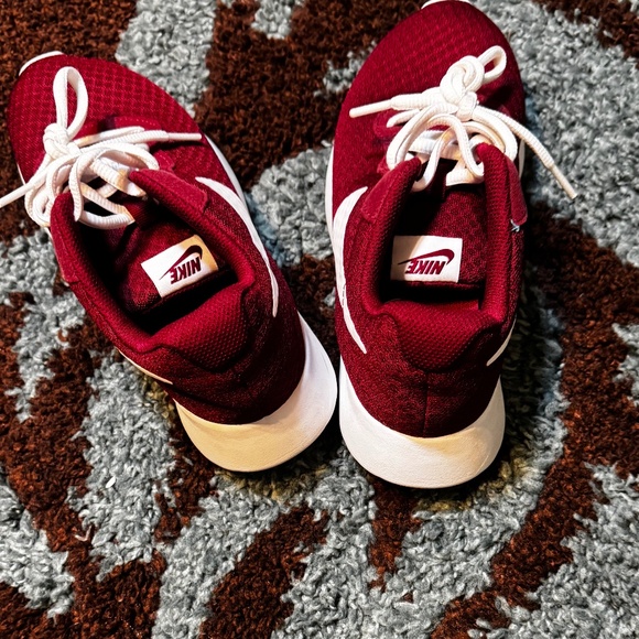 Nike sneakers - Picture 2 of 3